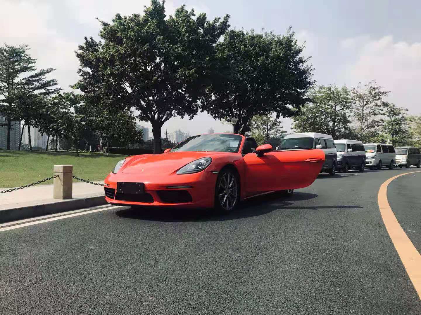 廣州租豪華車保時(shí)捷711